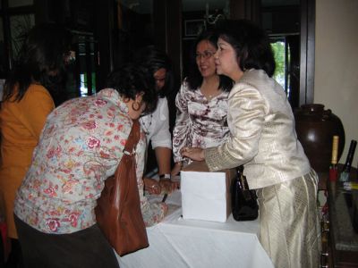 Isi daftar Hadir & saweran
