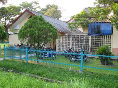 ex SMP/SMA Nasional samping kiri
