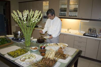 Makan dewek, ladas nian tinggal milih...
