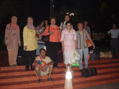 Sampe di BKKBN jam 7 malem, jalan macet...
