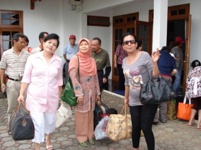 Ke Bus angkat barang dewek-2x berangkat jam 14.00
