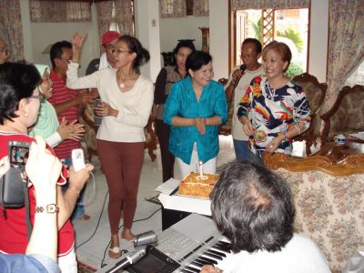 Nyanyi bersamo lagi...
