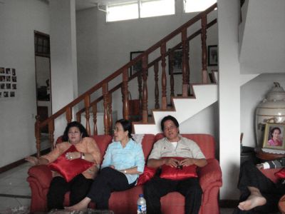 Barbara, Erry, Gatot. Terimo kasih banyak yuk Erry atas fasilitasnyo
