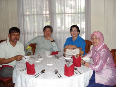 Pak Ketum la dateng duluan...
