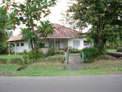 Rumah Ade (Kebon Jahe), tempat Hokky, Lengkong cs kumpul2.
