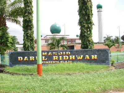 Masjid Darul Ridhwan di Bakaran.

