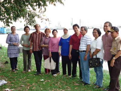 Foto bareng di Bagus Kuning.
