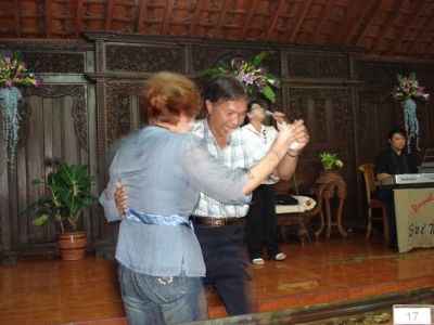 Acaro bebas di Sri Melayu: nyanyi & damsa.
