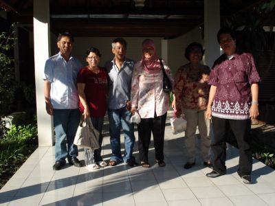 Foto di depan rumah Damiri.
