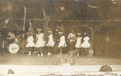 Tarian anak SD dengan Band RIMA (uji Noni dio ikut nari)
