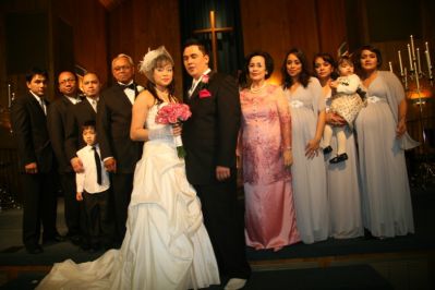 DI GEREJA
KELUARGA PICANUSA 
ANAK (4 PEREMPUAN), MANTU,CUCU.
KOMPLIT!!!

