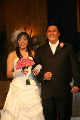 PEMBARKATAN NIKAH DI GEREJA
TAWA BAHAGIA SESUDAH PEMBERKATAN NIKAH
HOREEEE....AKU SUDAH KAWIN...

