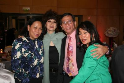 RESEPSI DAN DINNER
RONALD SAMA LUCKY, SUSI DAN VONNY PANGEMANAN
