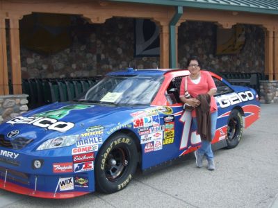 INGE NAK MELOK BALAPAN NASCAR
