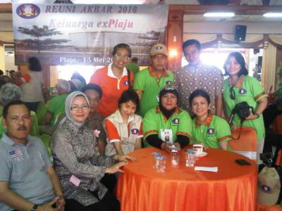 MelRosE @ Ogan - Plaju 15 Mei 2010
.....-Gema-Dayat-Ciska-Enny-Tetty
Blk : Maya-Fikry-Taufiq-Tintin
