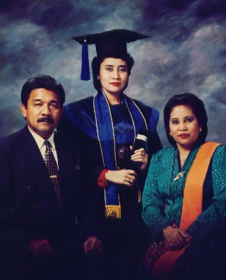 Foto Keluarga Mujiono Musi
Keywords: Keluarga Mujiono Musi