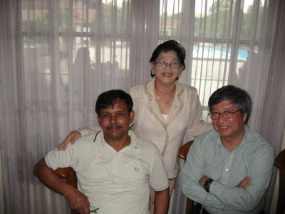 Sudah hampir 35 tahun idak ketemu
