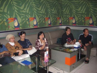 REUNIAN SALSA DI YOGYA
Ka-Ki: Dian, Nunung, Lies, Yenny, Frida
