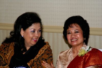 Linda & Riris di Hilton
