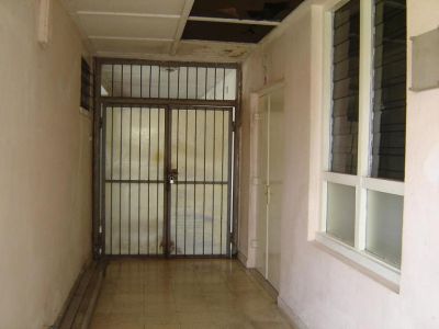 RS Plaju - Mei 2008
Sekarang ado pintu gerbang di lorong bagian rawat inap. 
Sebelah kanan jadi kamar no. 1 ( dulu kamar no. 3 )
Keywords: keluarga