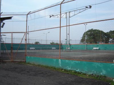 Lapangan tenis Plaju - Kini
Keywords: keluarga