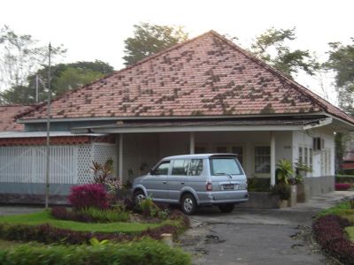 Bekas Rumah Kel. Kurnadi Kuistono
Jl. Permai no. 168 Plaju
Keywords: keluarga