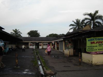 Los Warungnya Bang Udin jaman dulu - Kini
Mau belanja apa ponakan ?, begitu biasanya Bang Udin menyapa setiap pelanggannya yang masih kecil2.
Keywords: keluarga