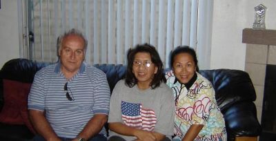 Di rumah Sylvia di CA - Agt 2006
Jos, Sylvia, Noni
Keywords: keluarga