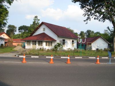 Plaju 77 (rumah Dewi Sutomo)
