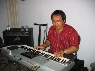 Mang Zally spesialis kibord
