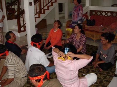 Maryanti... ngapo awak ?? masih pertandingan... tapi sekarang gambar garis
