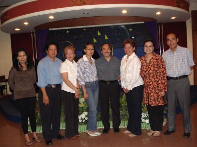 Rapat ke-3 di Persada Executive Club Halim
Daniar, Gatot, Yanti, Titin, Mario, Maryanti, Nuke, Kak Liliek
