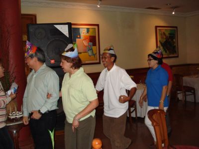 Yang ulang tahun... samo pak Ketum masuk ruangan
