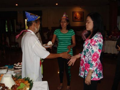 Kak Erry... dari Luhut...
