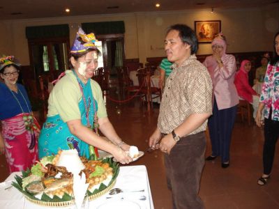 Kak Zally... dari Maryanti...
