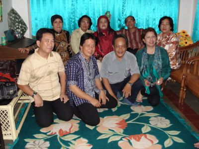 Di rumah Zaini ado Marudut dari Jambi.
