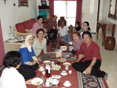 Hari keduo (Minggu), sarapan di rumah Nazarwin.
