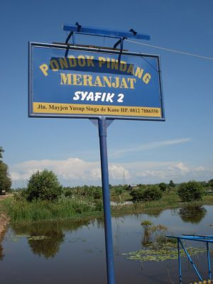 Makan siang di Pondok Pindang MERANJAT.
