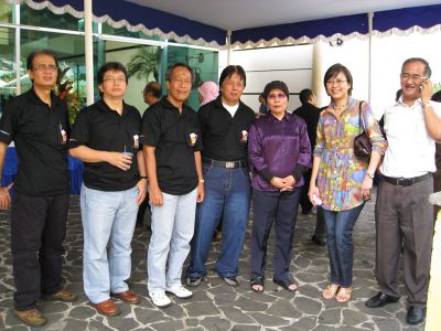 Foto bareng sambil makan2
