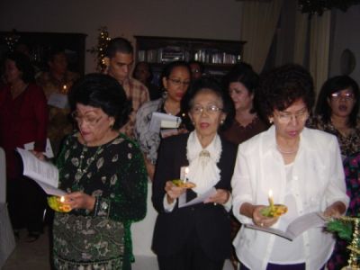 Ibu Els Rooroh, Peggy in back row.
