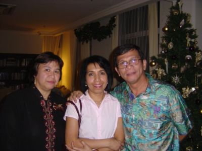 Xandra, Vivien, Ronald S.
