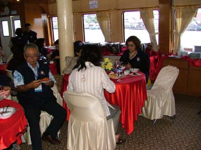 Musi cruise 
Ado ruang AC nyo di KM Putri Kembang Dadar
