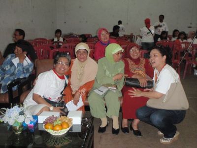 ki-ka : Bpk Pasaribu, Maya, Ibu Suprapti, Ibu Hayani, Ibu Masitoh, Ade T.
