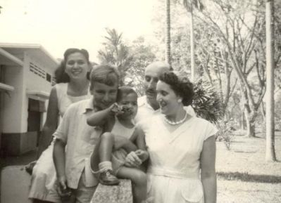 The Heijmans & The Blasets
Didepan pesanggrahan/hotel Plaju
