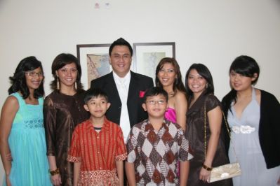 CUCU OMA MIEKE/OPA FRITS SUMOLANG...KOMPLIT !!!
PERTAMA KALI TERKUMPUL!! KOMPLIT,SEPESIAL!!! AJAIB!!
Florence,Irene,Michael,Rezie,Reginal,Indri,Aldine,Fanya
