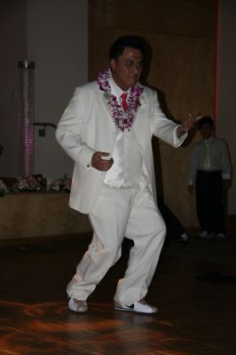 TAHITI DANCE
NAH KAN?? LIKE FATHER LIKE SON...
SERUUUU KAMI NONTONIN SI REZIE INI...
KETAWO SAMPE TEKENCING KENCING.....
