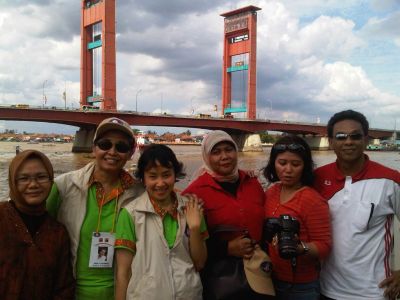 MelRosE @ Ampera 16 Mei 2010
Gema-Maya-Ciska-Enny-Tintin-Dayat
