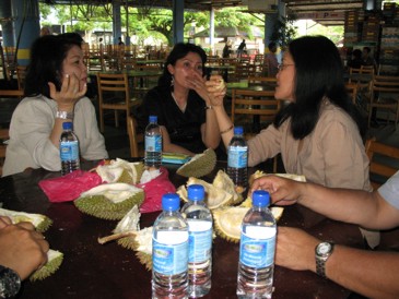 Jingok naaaabijinyo keciiikkkkk....
