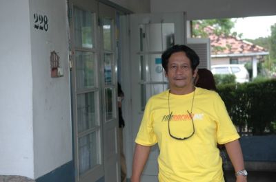 Gogok di depan Rumah No. 228
