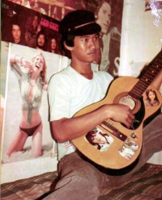 Mang ?? waktu mudo ngamen yo...
